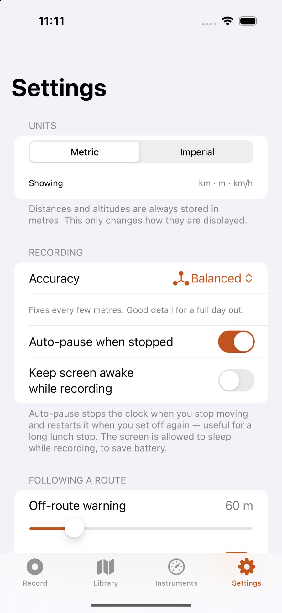 TuTrail settings showing units, accuracy mode, auto-pause and off-route warning